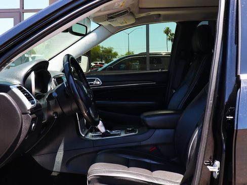 Used 2019 Jeep Grand Cherokee Summit w/ Platinum Series Group AWD/4WD image 38