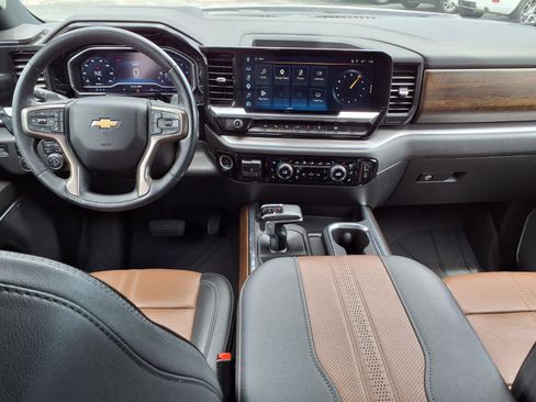 Certified 2023 Chevrolet Silverado 1500 High Country w/ Technology Package AWD/4WD image 9