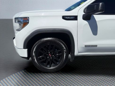 Used 2022 GMC Sierra 1500 Elevation w/ LPO, Elevation Black Package AWD/4WD image 12
