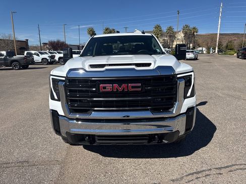 New 2026 GMC Sierra 3500 Pro image 2