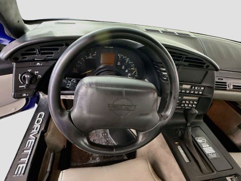 Used 1994 Chevrolet Corvette Coupe RWD image 5