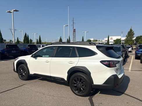 Used 2023 Subaru Outback Onyx Edition AWD/4WD image 6