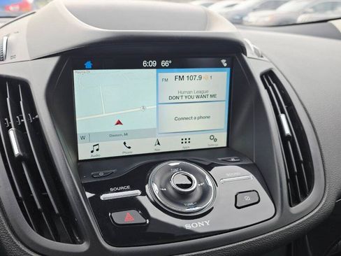 Used 2019 Ford Escape Titanium AWD/4WD image 17