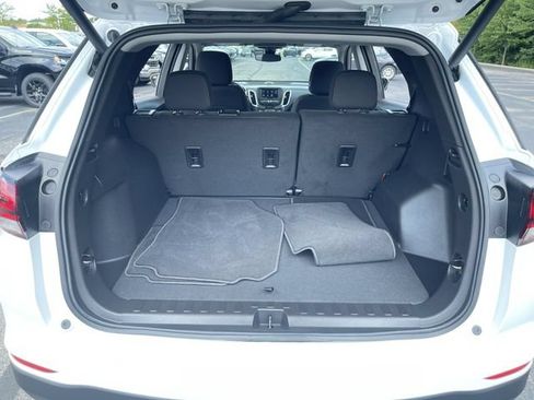 Used 2024 Chevrolet Equinox LT FWD image 24