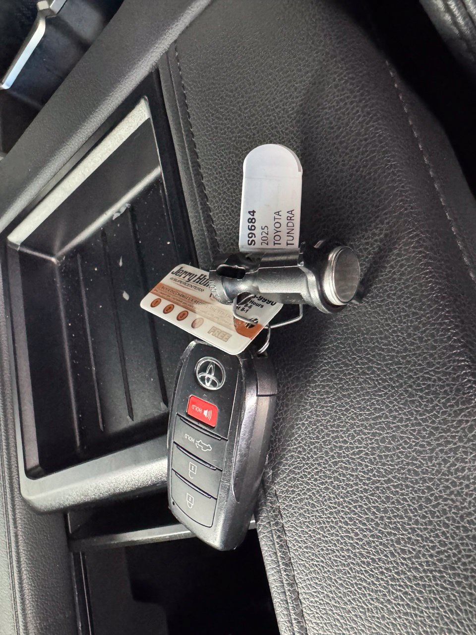 Used 2025 Toyota Tundra Limited AWD/4WD image 3