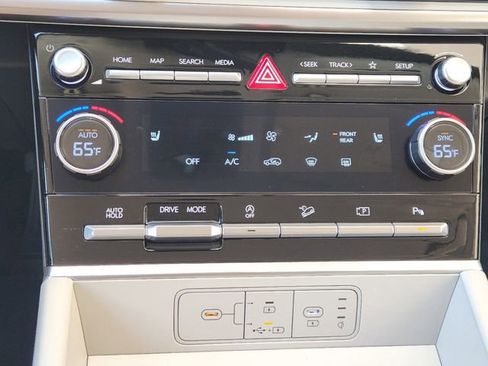 Used 2025 Hyundai Santa Fe SEL image 14