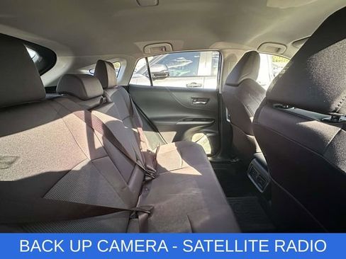 Used 2022 Toyota Venza LE AWD/4WD image 3