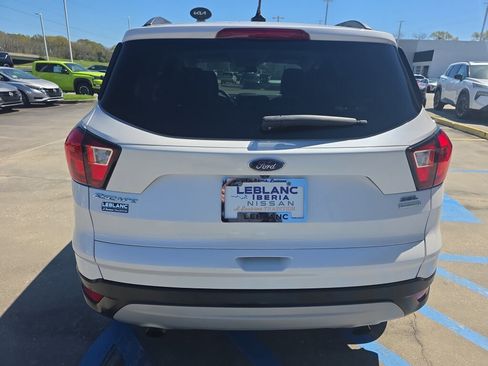 Used 2019 Ford Escape SEL image 2