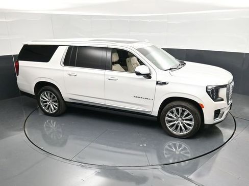 Used 2022 GMC Yukon XL Denali AWD/4WD image 50