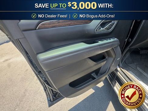 Used 2022 Chevrolet Suburban Premier w/ Premium Package 2 AWD/4WD image 16