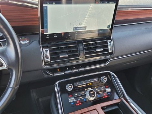 Used 2024 Lincoln Navigator Reserve image 22