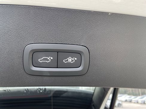 New 2025 Volvo XC40 B5 Core w/ Protection Package Premier image 10