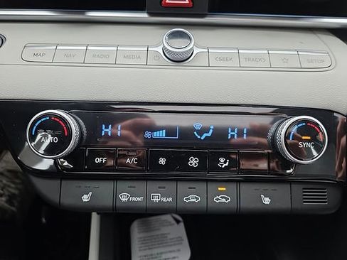 New 2026 Hyundai Elantra Limited image 31