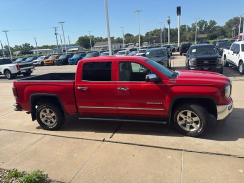 Used 2017 GMC Sierra 1500 SLT w/ Suspension Package, Off-Road AWD/4WD image 4