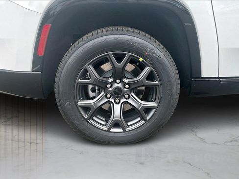 New 2026 Jeep Grand Wagoneer L Limited w/ Premium Group II image 38