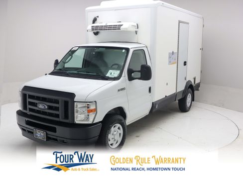 Used 2023 Ford E-350 and Econoline 350 Super Duty w/ Power Windows & Locks Group RWD image 7