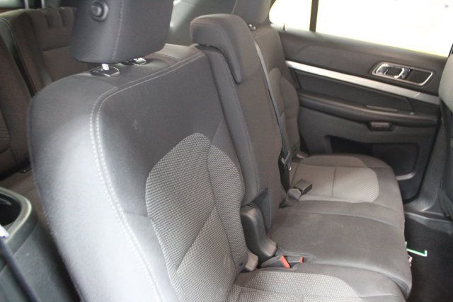 Used 2019 Ford Explorer XLT AWD/4WD image 11