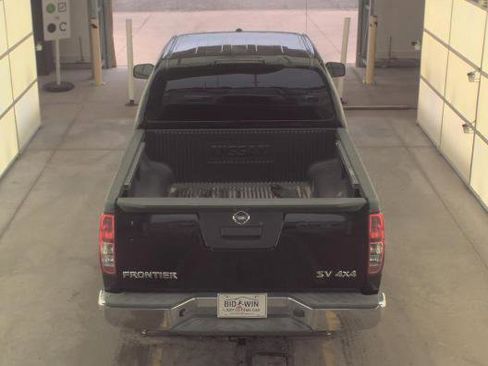 Used 2013 Nissan Frontier SV AWD/4WD image 4