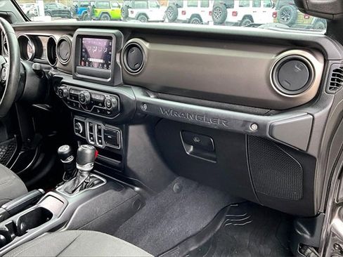 Used 2018 Jeep Wrangler Sport S image 20
