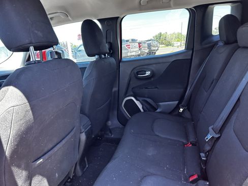 Used 2016 Jeep Renegade Latitude AWD/4WD image 10