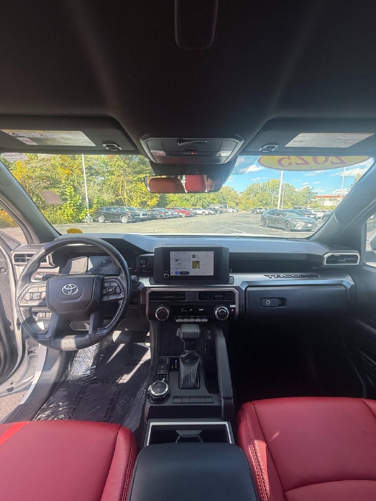 Used 2025 Toyota Tacoma SR5 AWD/4WD image 19