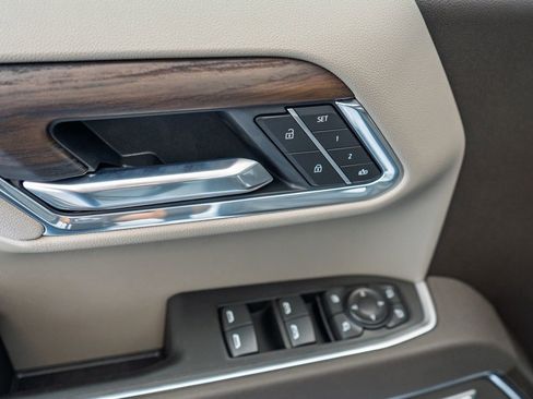 New 2025 GMC Sierra 1500 SLT w/ SLT Premium Plus Package image 9