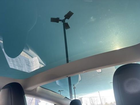 Used 2023 Tesla Model 3 Performance image 31