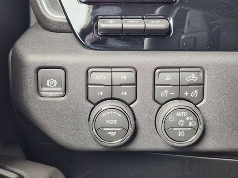New 2026 Chevrolet Silverado 1500 LTZ w/ LTZ Premium Package AWD/4WD image 16