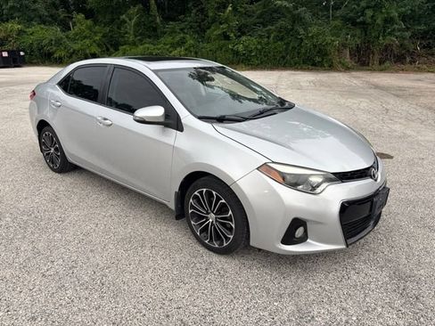 Used 2015 Toyota Corolla S FWD image 2