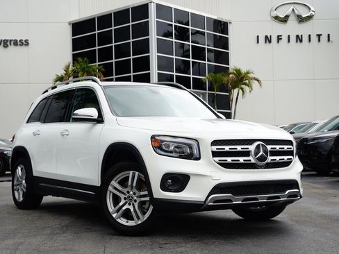 Used 2023 Mercedes-Benz GLB 250 image 1