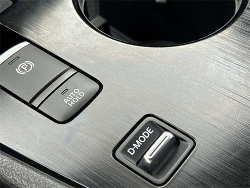 Certified 2023 Nissan Rogue SV image 17