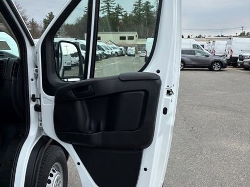 Used 2025 RAM ProMaster 2500 w/ Convenience Group FWD image 20