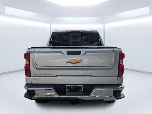 Used 2022 Chevrolet Silverado 1500 LT w/ Safety Package AWD/4WD image 4