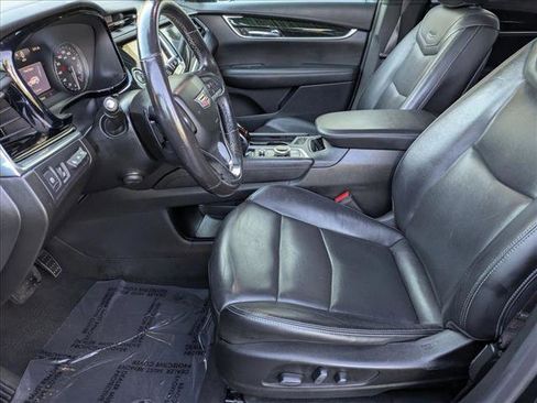 Used 2021 Cadillac XT6 Premium Luxury image 16