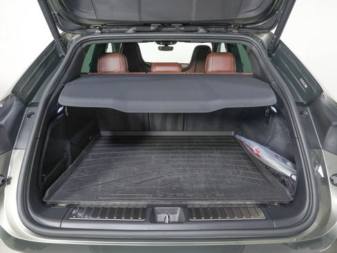Used 2025 Porsche Macan Turbo Electric AWD/4WD image 10