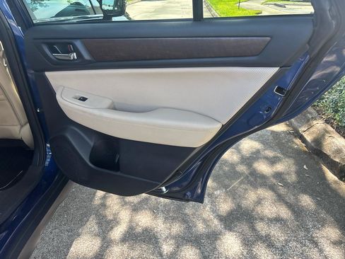 Used 2016 Subaru Outback 2.5i Limited AWD/4WD image 22