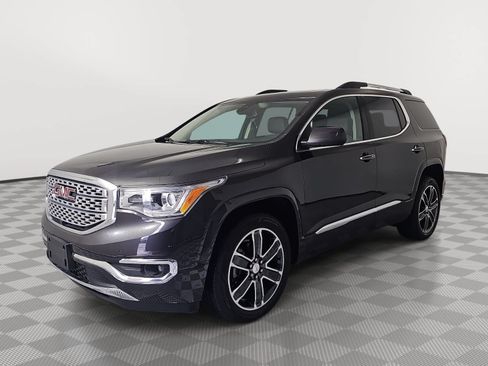 Used 2018 GMC Acadia Denali w/ Technology Package AWD/4WD image 4