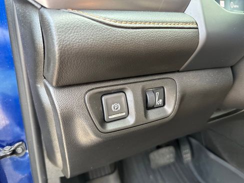 Used 2023 GMC Acadia AT4 image 9