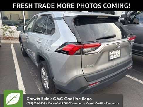 Used 2022 Toyota RAV4 XLE image 4