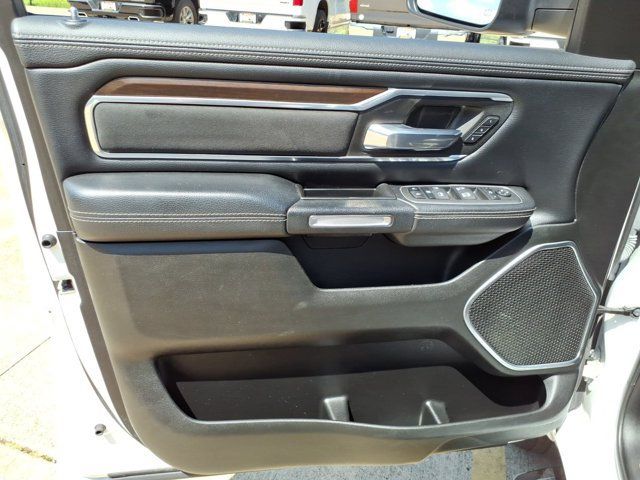 Used 2022 RAM 1500 Laramie AWD/4WD image 12