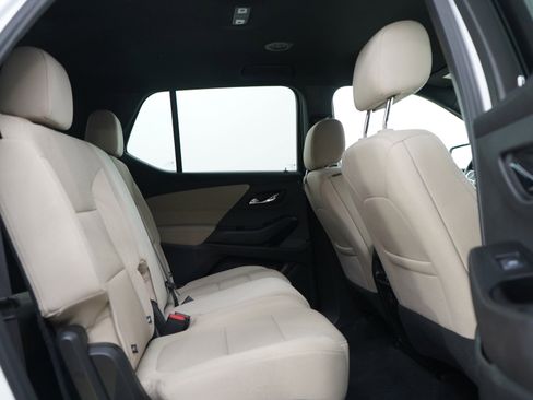 Used 2023 Chevrolet Traverse LS AWD/4WD image 13