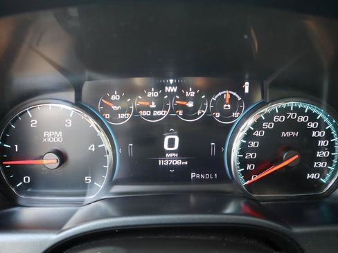 Used 2018 GMC Sierra 2500 Denali w/ Duramax Plus Package AWD/4WD image 10