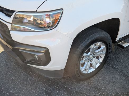 Used 2021 Chevrolet Colorado LT w/ LT Convenience Package image 11