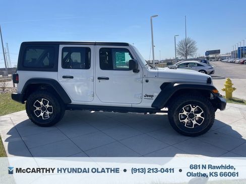 Used 2022 Jeep Wrangler Unlimited Sport AWD/4WD image 17