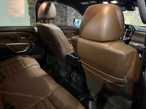 Used 2020 Nissan Titan Platinum Reserve w/ Moonroof Package image 33