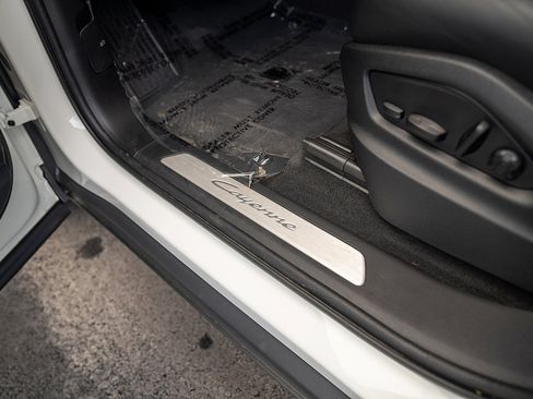 Certified 2025 Porsche Cayenne Coupe image 22