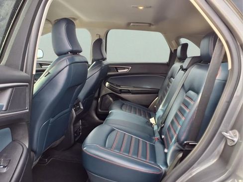 Used 2023 Ford Edge SEL w/ Sport Appearance Package image 13