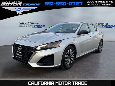 Used 2024 Nissan Altima 2.5 SV image 1