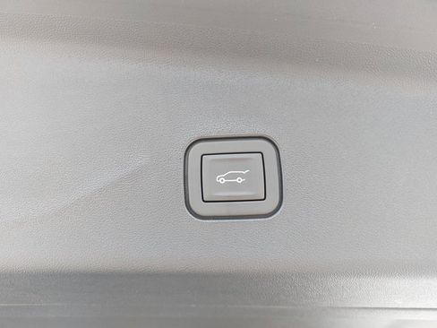 New 2026 Cadillac Vistiq Sport w/ LPO, Floor Liner Package image 15