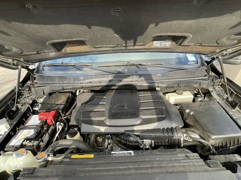 Used 2024 Nissan Titan SV w/ SV Convenience Package image 26